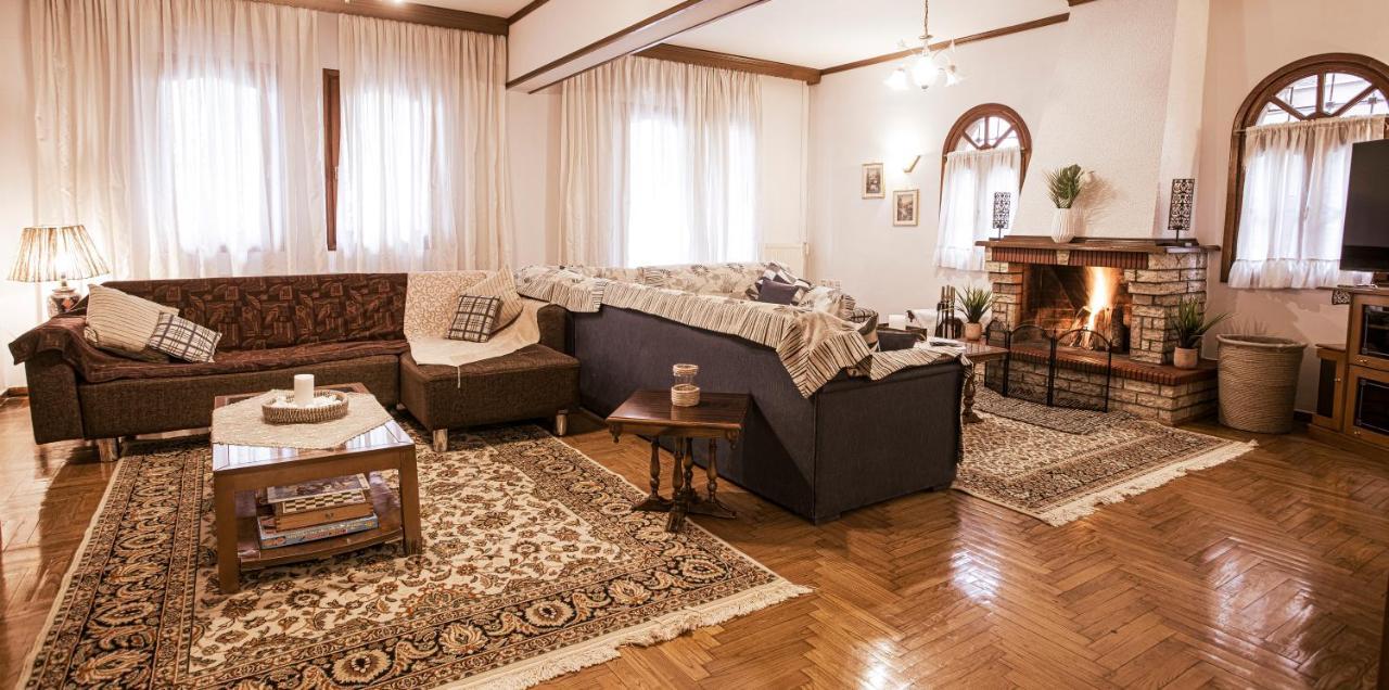 Georgia'S Guesthouse Kastoria Ngoại thất bức ảnh
