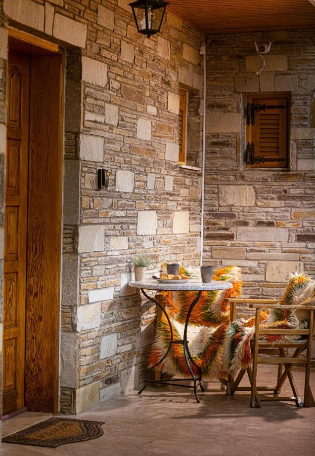 Georgia'S Guesthouse Kastoria Ngoại thất bức ảnh