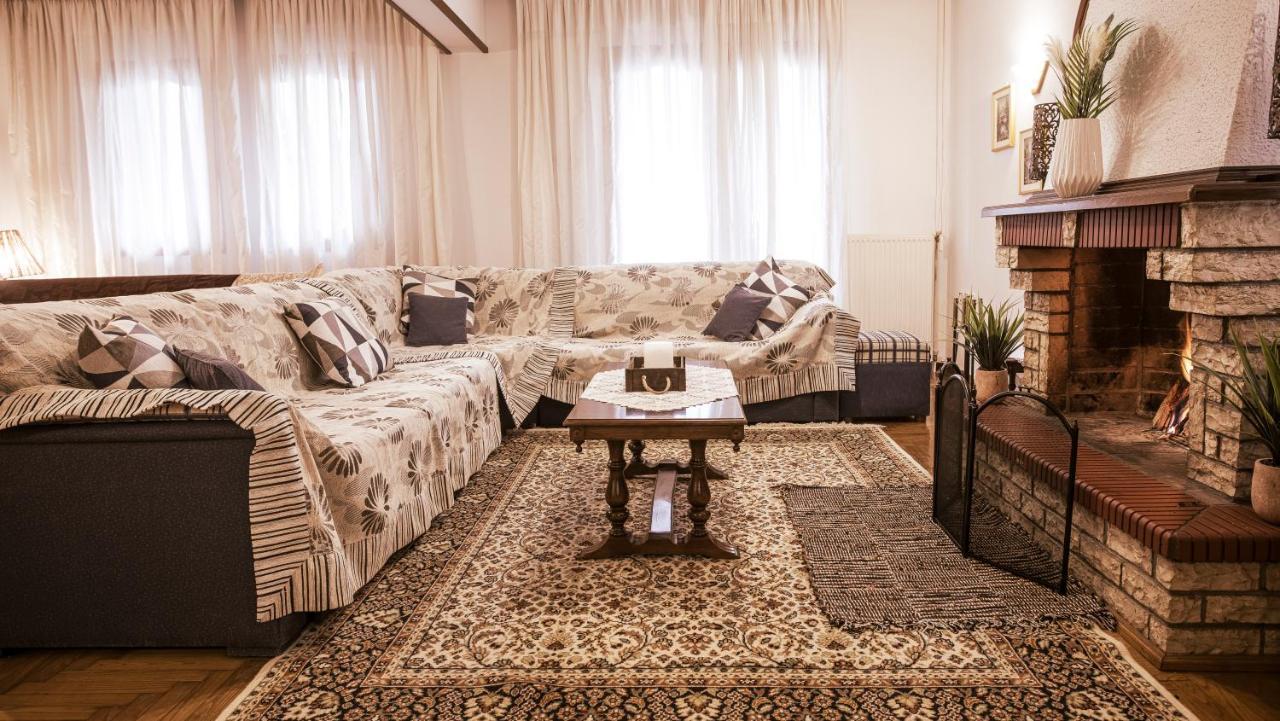Georgia'S Guesthouse Kastoria Ngoại thất bức ảnh